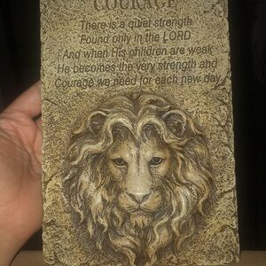 Lion Courage Inspirational Plaque